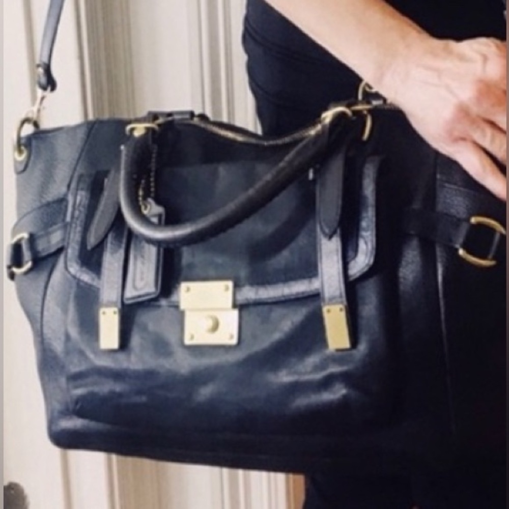 🎉HP🎉Only Coach Madison Pinnacle Leather Whipstitching Large Satchel Nó call outs